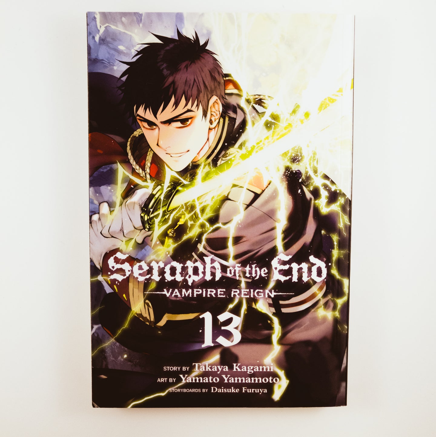 Seraph of the End Volume 13. Manga by Takaya Kagami, Yamato Yamamoto and Daisuke Furuya.
