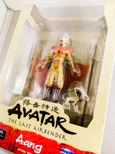 Avatar the Last Airbender Aang Action figure with interchangeable hands, Momo figure and Aang's glider!